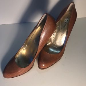 Like new, Guess Cognac small platform heels